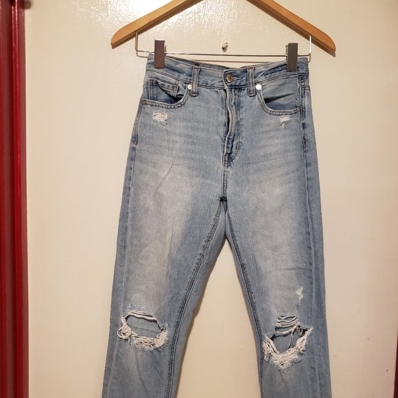 American Eagle Mom Jean - Picture 3 of 14